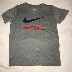 BOYS NIKE SHIRT